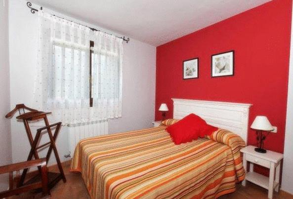 Apartamentos Pirineos Ordesa El Pueyo de Araguas Room photo