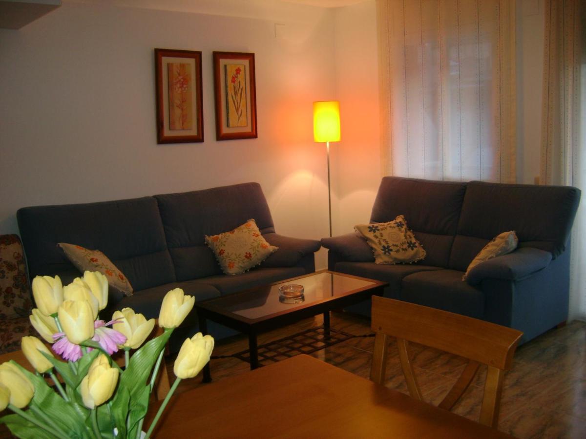 Apartamentos Pirineos Ordesa El Pueyo de Araguas Room photo